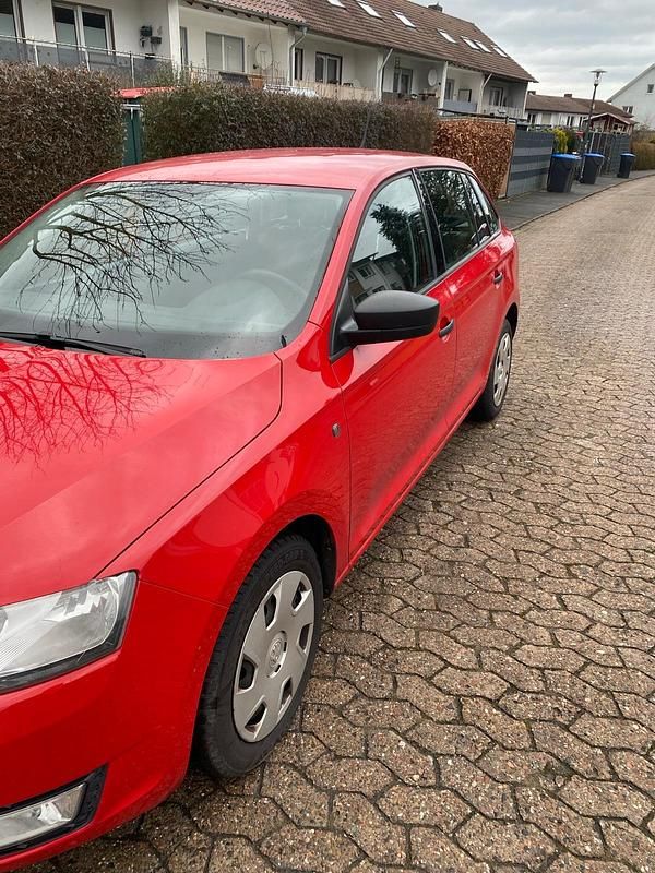 Gebraucht Skoda Rapid 86 PS (63 kW) 2014 Rot Kleinwagen