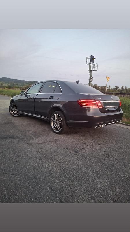 Second-hand Mercedes E350 258 CP (189 kW) 2015 Andere farben Berlinǎ