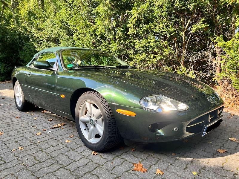 Grün Gebraucht 1997 Jaguar XK8 Cabrio | 22.800 € (Etwas zu teuer) - Bild 1/4