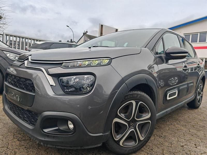 Grau Gebraucht 2022 Citroën C3 Feel Limousine | 9.520 € (Guter Preis) - Bild 1/4