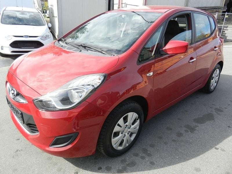 Gebraucht Hyundai ix20 Edition 90 PS (66 kW) 2013 Rot Kleinwagen