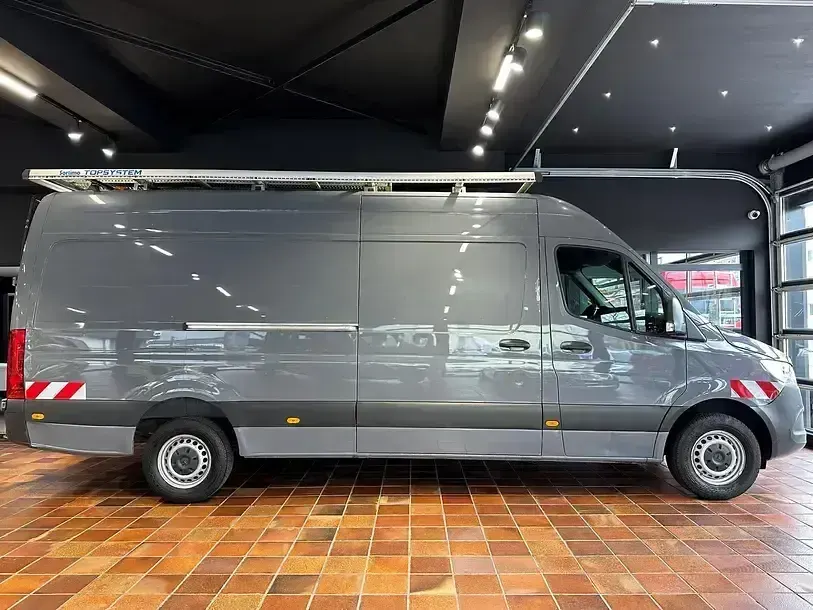 Używany Mercedes Sprinter 190 KM (139 kW) 2019 Szary Van