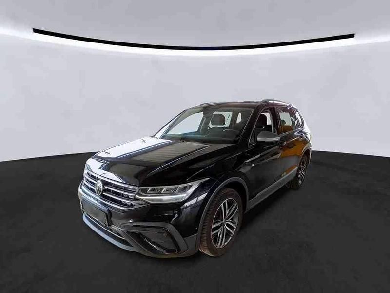 Schwarz Gebraucht 2022 VW Tiguan Allspace Life SUV | 24.490 € (Fairer Preis) - Bild 1/4