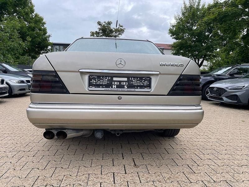 Usata Mercedes E260 169 CV (124 kW) 1985 Beige Berlina