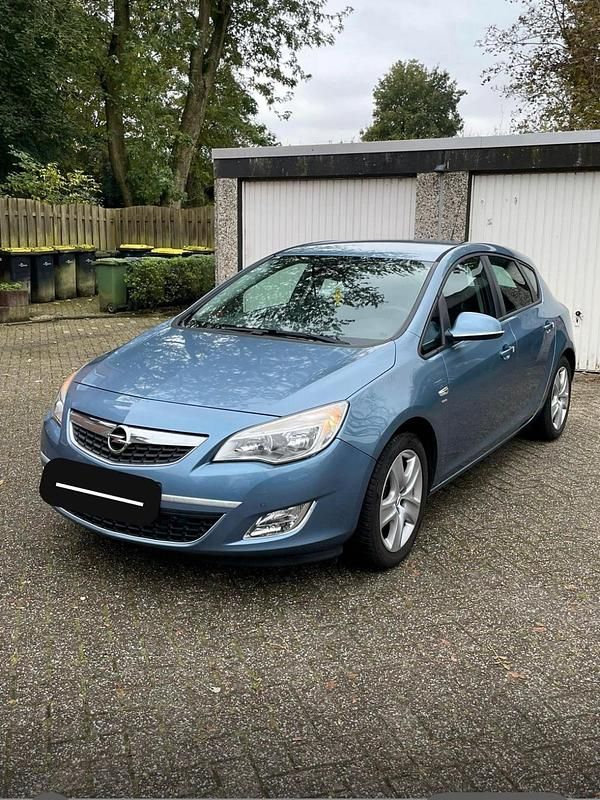 Blau Gebraucht 2010 Opel Astra Kleinwagen | 4.200 € (Fairer Preis) - Bild 1/4