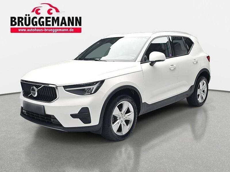 Crystal white metallic Gebraucht 2024 Volvo XC40 Core SUV | 32.890 € (Guter Preis) - Bild 1/4