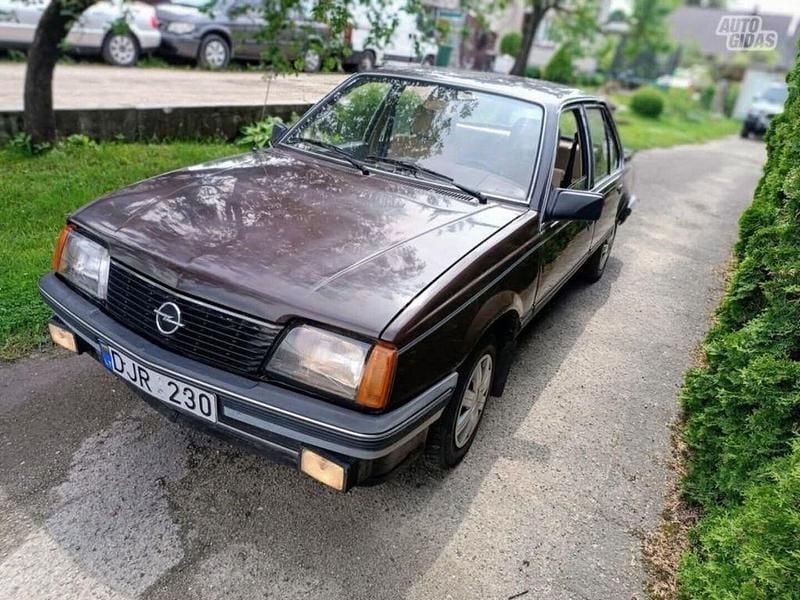 Braun Gebraucht 1984 Opel Ascona Limousine | 1.400 € - Bild 1/4