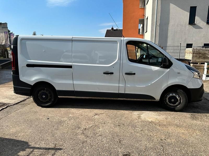 Gebraucht Renault Trafic 125 PS (91 kW) 2018 Weiß Van / Kleinbus