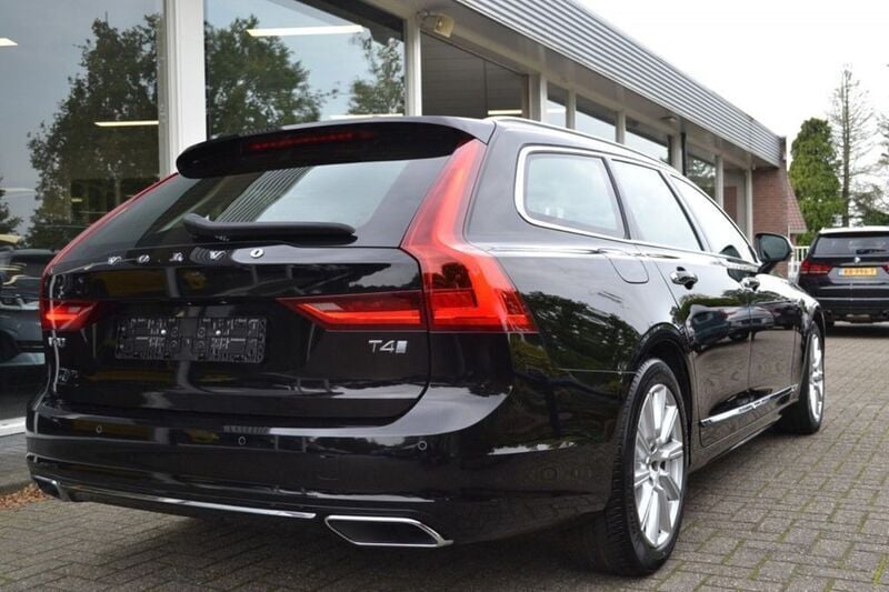 Gebraucht Volvo V90 Inscription 190 PS (139 kW) 2020 Schwarz Kombi