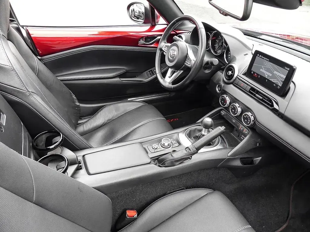Używany Mazda MX5 Selection 132 KM (97 kW) 2021 Czerwony Kabriolet