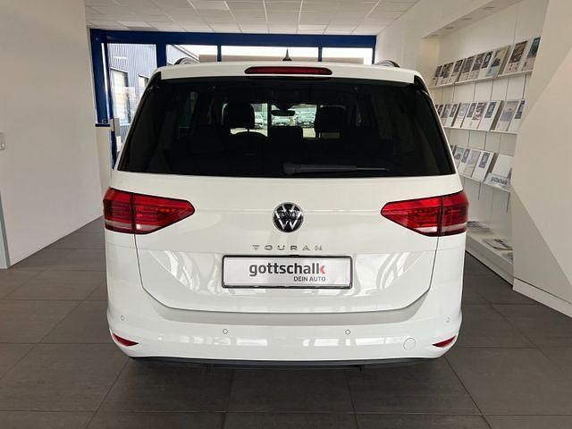 Gebraucht VW Touran Comfortline 150 PS (110 kW) 2024 Weiß Van / Kleinbus