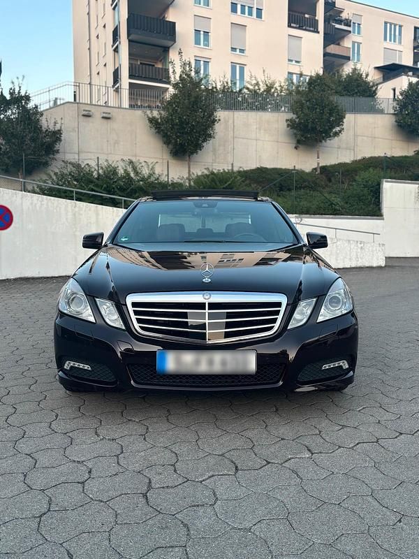 Gebraucht Mercedes E500 387 PS (284 kW) 2010 Limousine