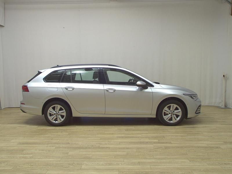 Gebraucht VW Golf VIII Life 116 PS (85 kW) 2022 Silber Limousine