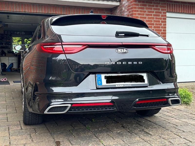 Gebraucht Kia ProCeed 136 PS (100 kW) 2021 Schwarz Kombi