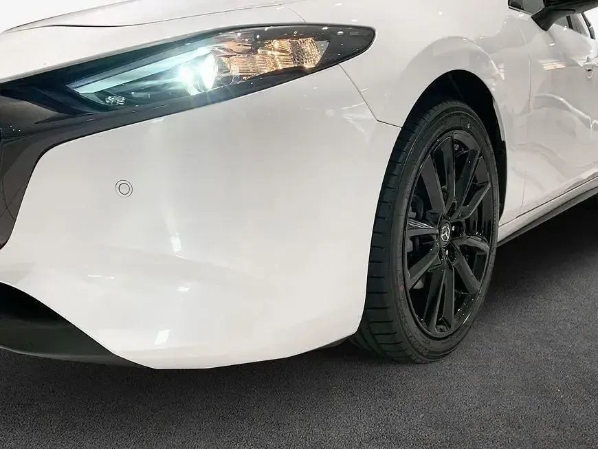 Neu Mazda 3 Homura-Line 140 PS (102 kW) 2025 Snowflake white metallic Limousine