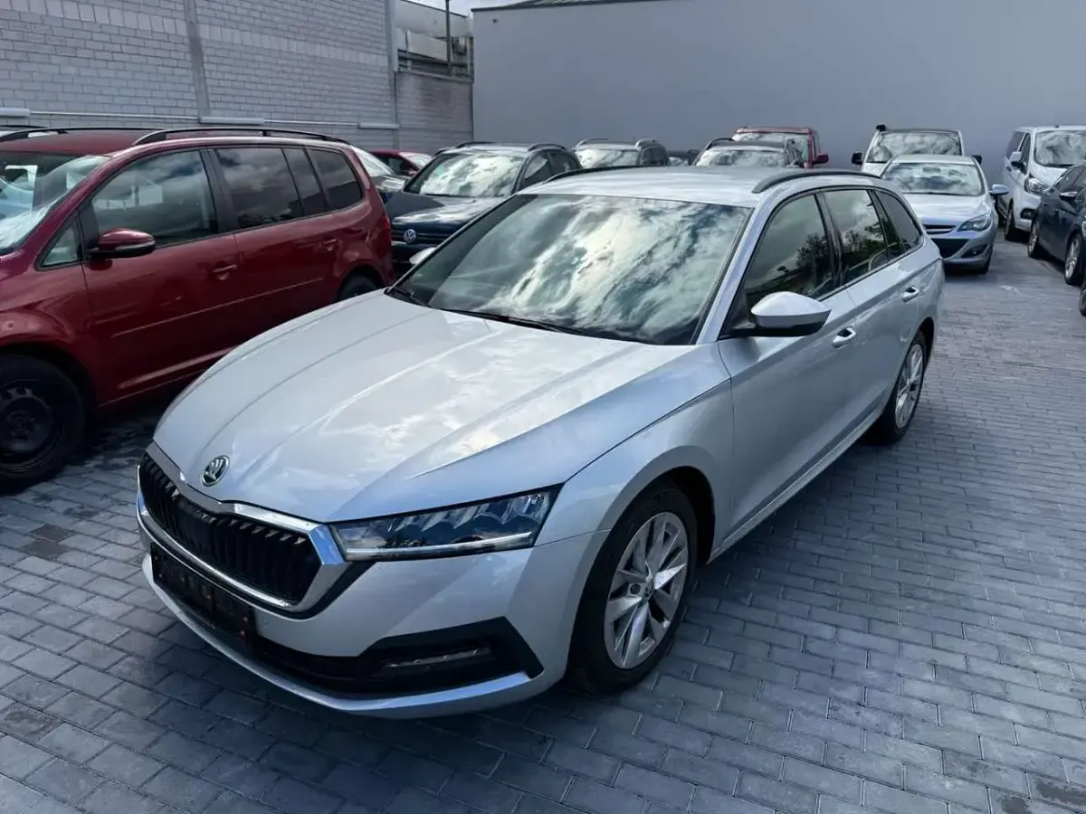 Gebraucht Skoda Octavia Ambition 150 PS (110 kW) 2021 Silber Kombi