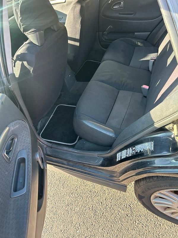 Blau Gebraucht 2003 Volvo V40 Kombi | 700 € (Fairer Preis) - Bild 1/4