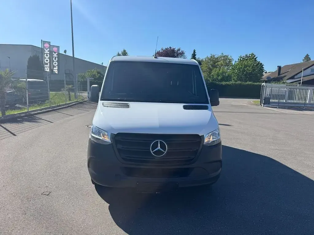 Używany Mercedes Sprinter 143 KM (105 kW) 2019 Biały Van