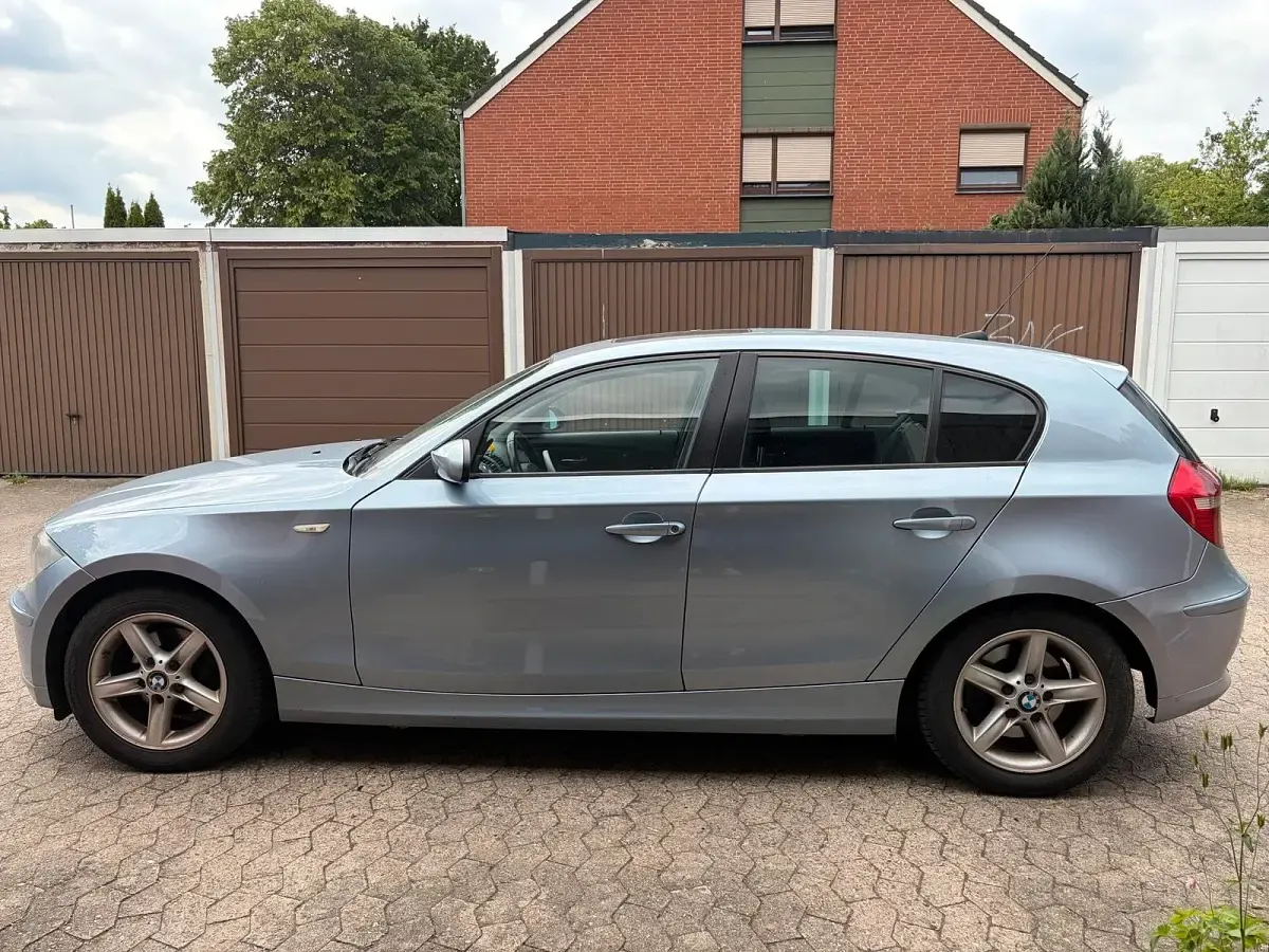 Gebraucht BMW 118 143 PS (105 kW) 2009 Silber Kleinwagen