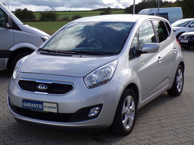 Silber Gebraucht 2014 Kia Venga DREAM-TEAM Edition Kleinwagen | 7.490 € (Fairer Preis) - Bild 1/4