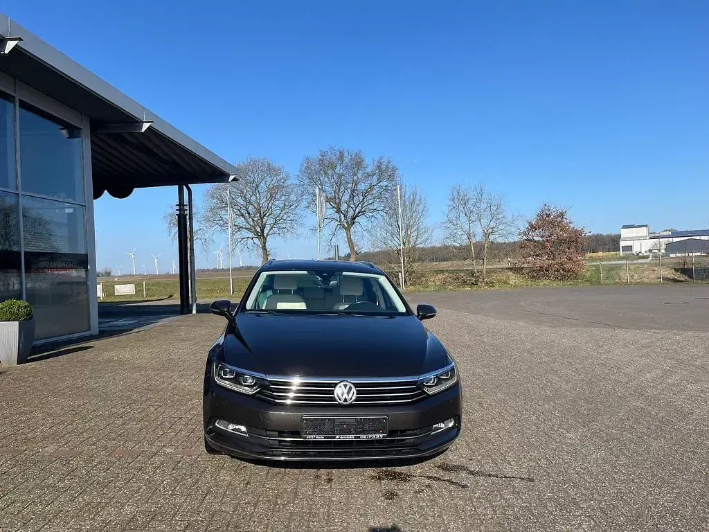 Gebraucht VW Passat Highline 150 PS (110 kW) 2016 Schwarz Kombi