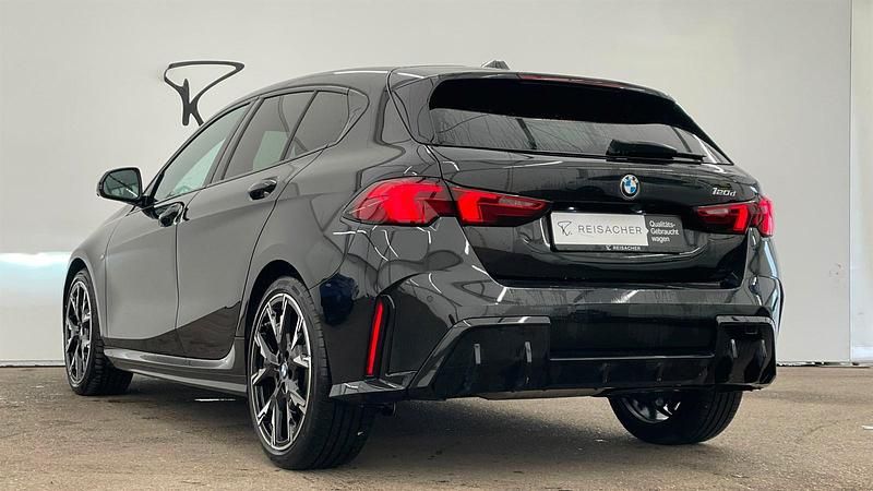 Gebraucht BMW 120 Efficient Dynamics 163 PS (119 kW) 2025 Saphirschwarz metallic Kleinwagen