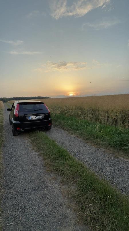 Schwarz Gebraucht 2007 Ford Fiesta ST Kleinwagen | 2.600 € (Fairer Preis) - Bild 1/4