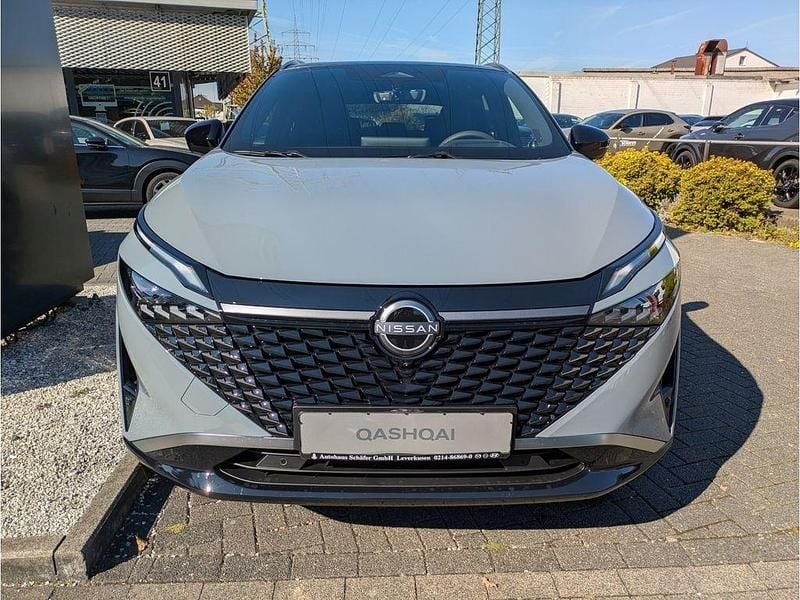 Neu Nissan Qashqai Tekna+ 205 PS (150 kW) 2025 Weiss SUV
