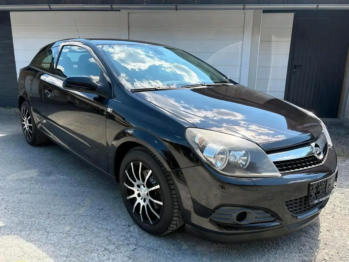 Gebraucht Opel Astra GTC 90 PS (66 kW) 2008 Schwarz Coupé