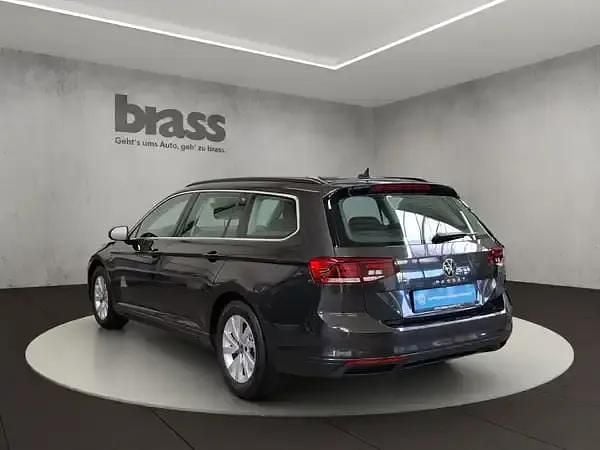 Gebraucht VW Passat Business 122 PS (89 kW) 2022 Grau Kombi