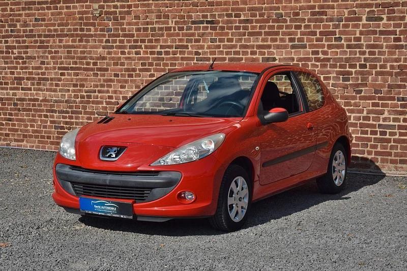 Rot Gebraucht 2010 Peugeot 206+ Kleinwagen | 2.690 € (Fairer Preis) - Bild 1/4