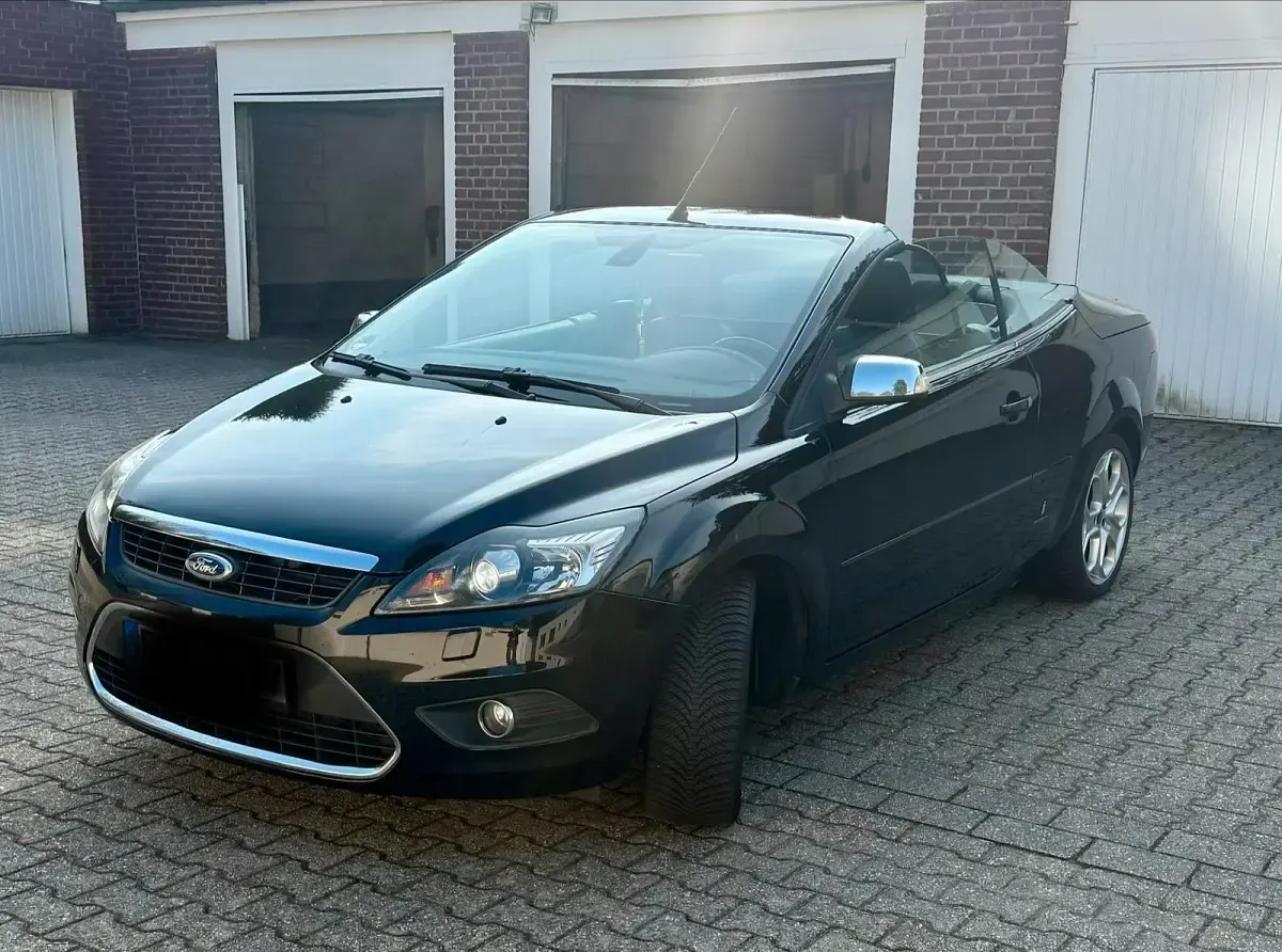 Używany Ford Focus Titanium 145 KM (106 kW) 2008 Czarny Kabriolet