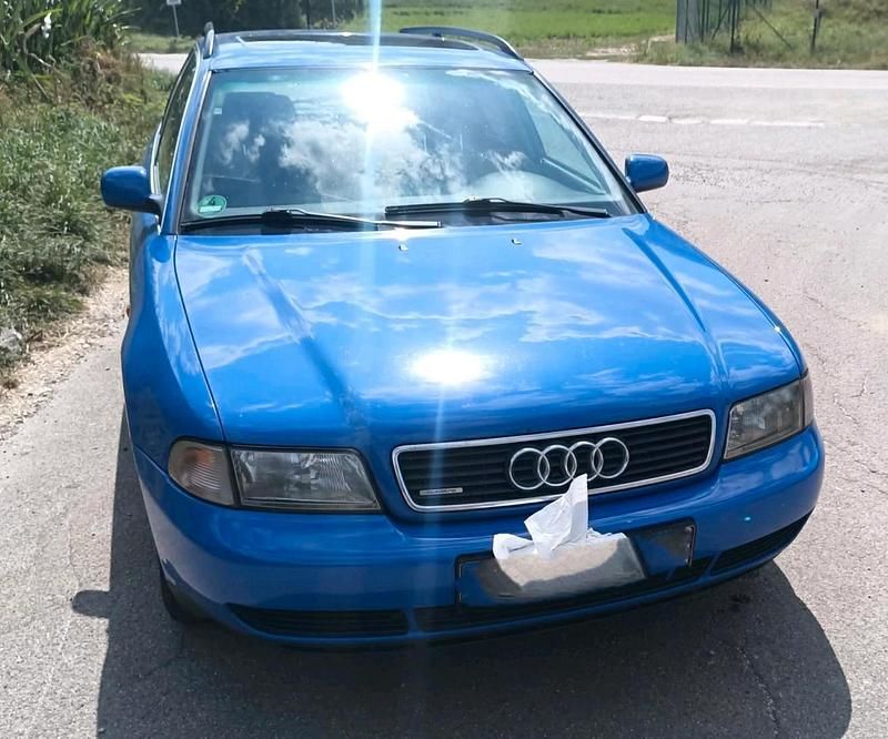 Blau Gebraucht 1996 Audi A4 Kombi | 1.750 € (Fairer Preis) - Bild 1/4