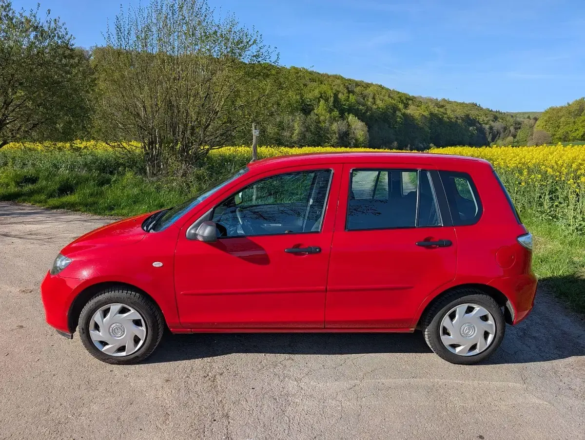 Usata Mazda 2 75 CV (55 kW) 2006 Rosso Utilitaria