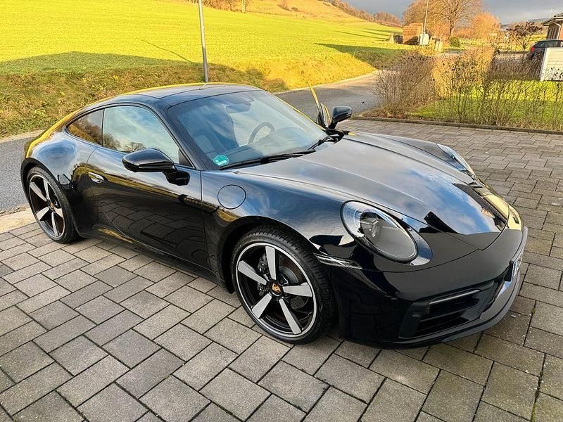 Schwarz Gebraucht 2022 Porsche 911 Carrera | 122.900 € (Fairer Preis) - Bild 1/4