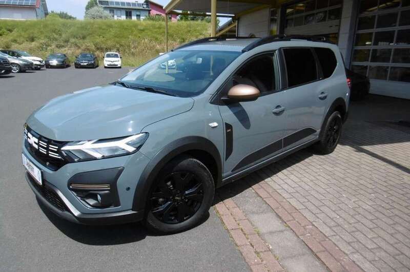 Schiefergrau Gebraucht 2024 Dacia Jogger Extreme Kombi | 20.790 € (Fairer Preis) - Bild 1/4