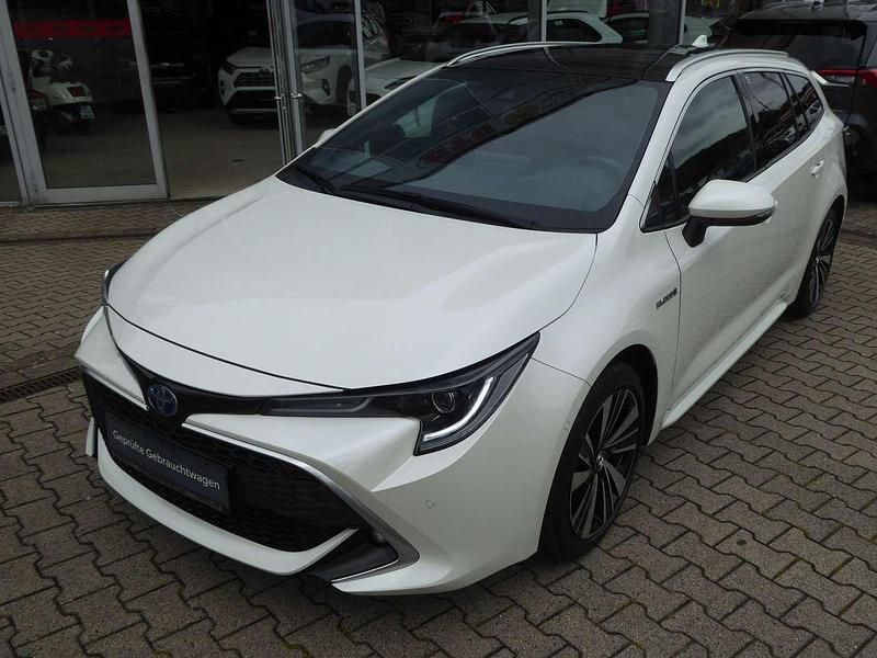 Novaweiss Gebraucht 2019 Toyota Corolla Lounge Kombi | 23.650 € (Teuer) - Bild 1/4