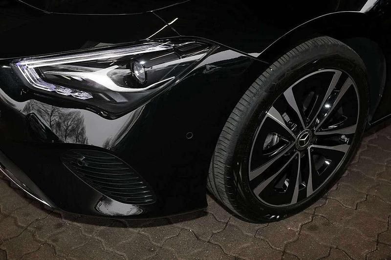 Gebraucht Mercedes CLA180 Advanced Plus 136 PS (100 kW) 2025 Metalliclack kosmosschwarz Limousine