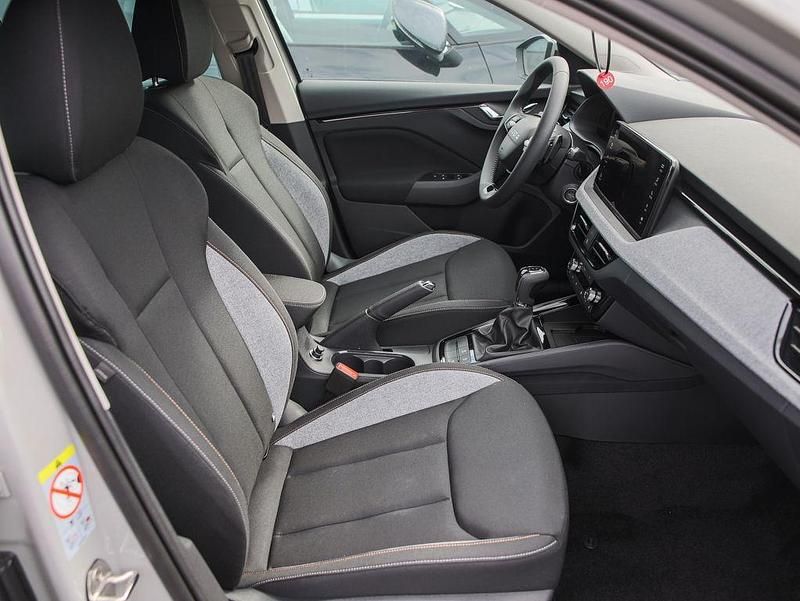 Neu Skoda Scala Selection 116 PS (85 kW) 2025 Grau Kleinwagen