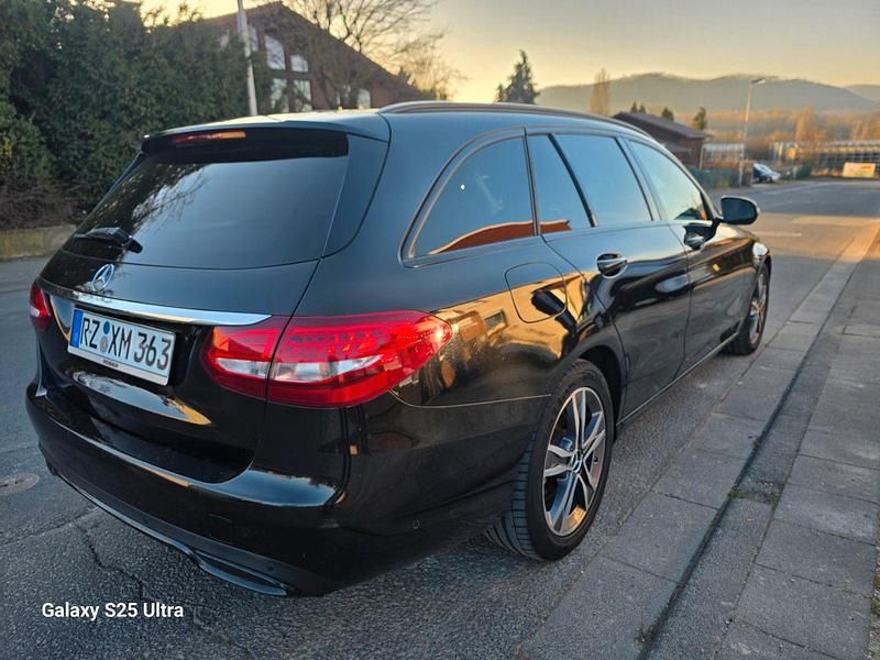 Gebraucht Mercedes C220 170 PS (125 kW) 2017 Schwarz Kombi