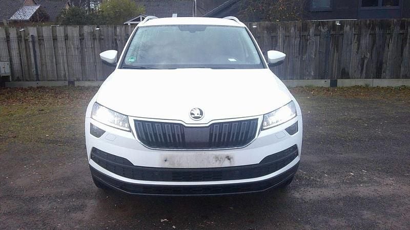 Weiß Gebraucht 2018 Skoda Karoq Style SUV | 8.950 € (Teuer) - Bild 1/4
