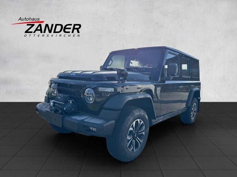 Neu BAW 212 166 PS (122 kW) 2026 Schwarz SUV