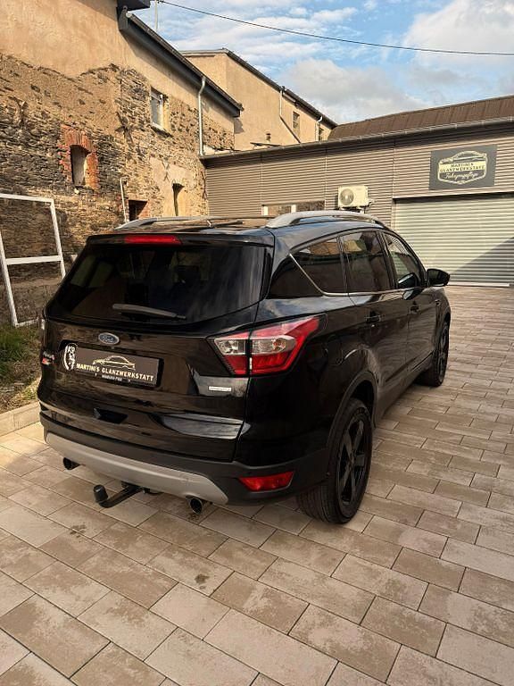 Gebraucht Ford Kuga Titanium 150 PS (110 kW) 2017 Schwarz SUV