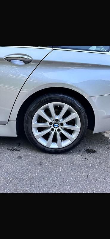 Gebraucht BMW 520 190 PS (139 kW) 2016 Grau Kombi