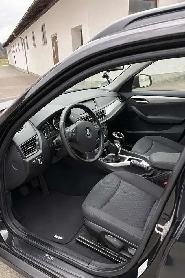 Gebraucht BMW X1 150 PS (110 kW) 2012 Schwarz SUV