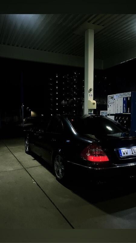 Blau Gebraucht 2003 Mercedes E320 Avantgarde Limousine | 5.000 € (Guter Preis) - Bild 1/4