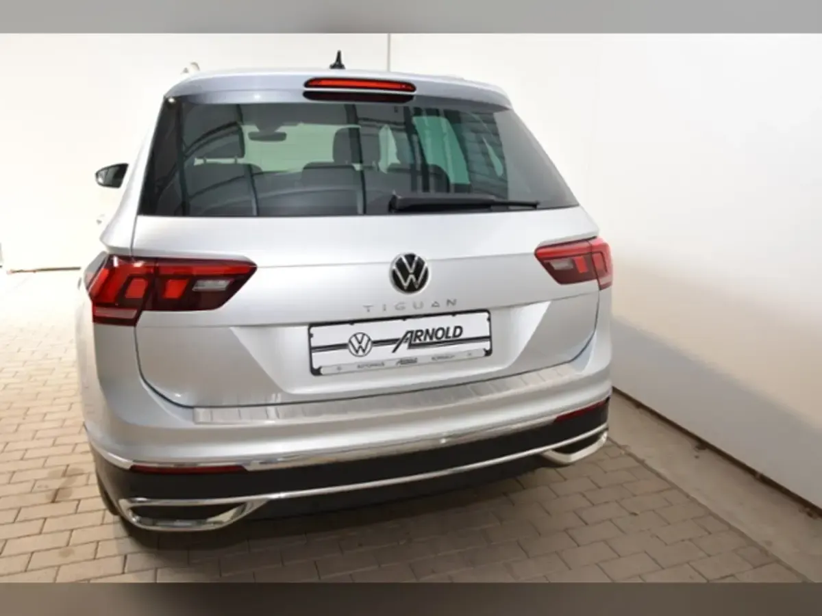 Gebraucht VW Tiguan Active 150 PS (110 kW) 2023 Reflexsilber metallic SUV
