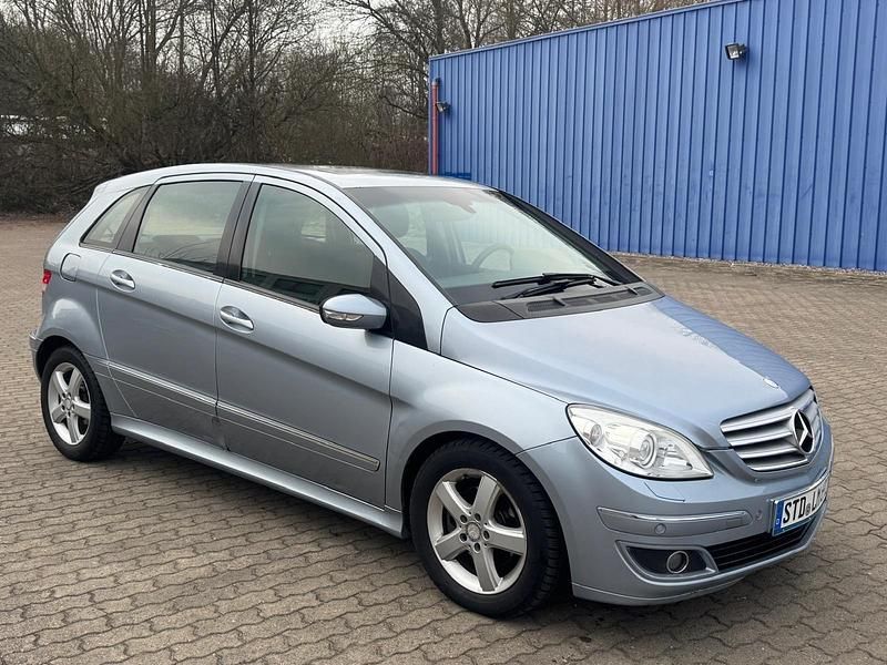 Gebraucht Mercedes B200 140 PS (102 kW) 2006 Blau Van / Kleinbus