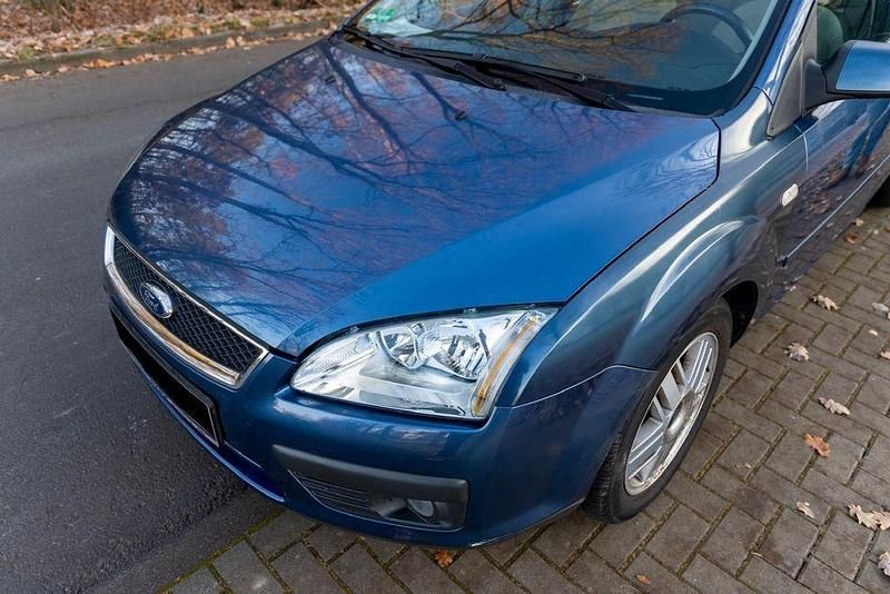 Gebraucht Ford Focus 116 PS (85 kW) 2005 Blau Limousine