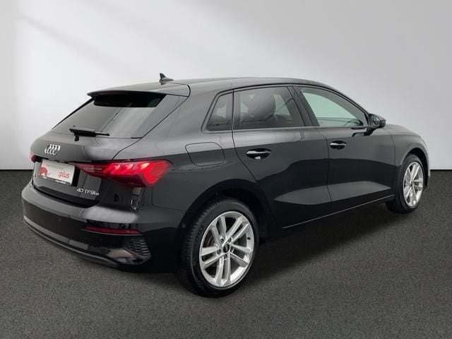 Gebraucht Audi A3 Sportback e-tron Business 204 PS (150 kW) 2021 Brillantschwarz Kleinwagen